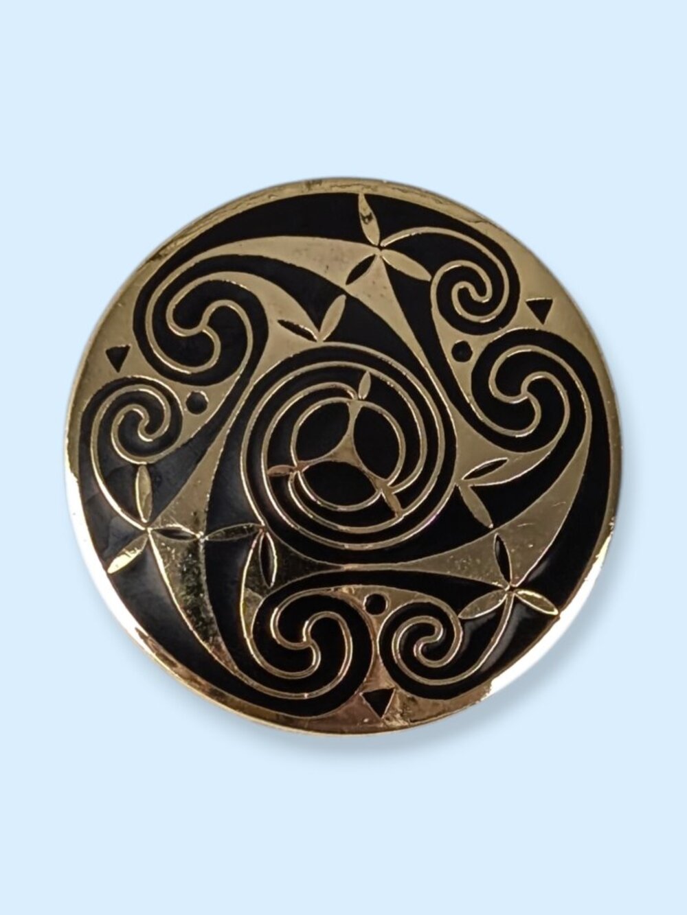 Vintage Celtic Sea Gems Black Enamel Triskelion Spiral Brooch - Picture 2 of 8